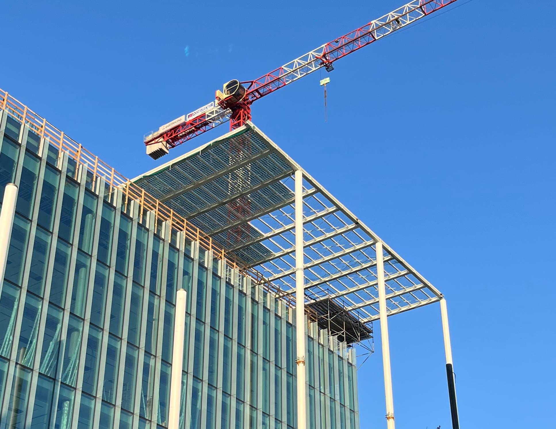 Siedziba BFF - fotowoltaiczny dach w mediolanie – image 2